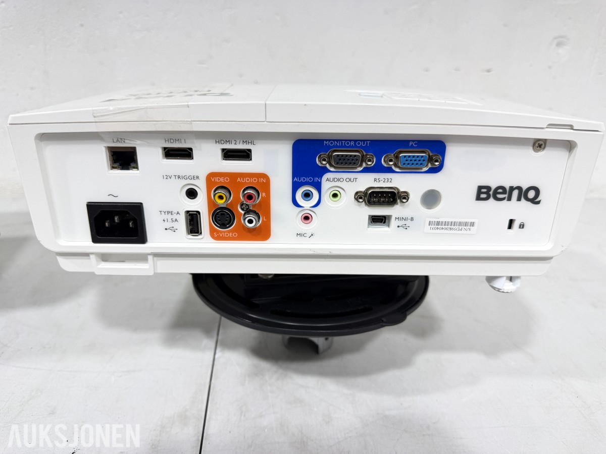 2 stk BenQ projektorer, MH680 og TH680