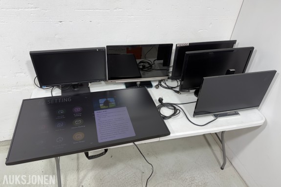 Parti med PC-skjermer og en infoskjerm