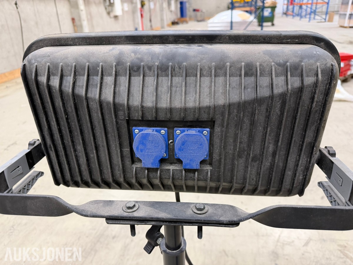 Lena Lighting Magnum SMD LED 44W arbeidslampe med stativ