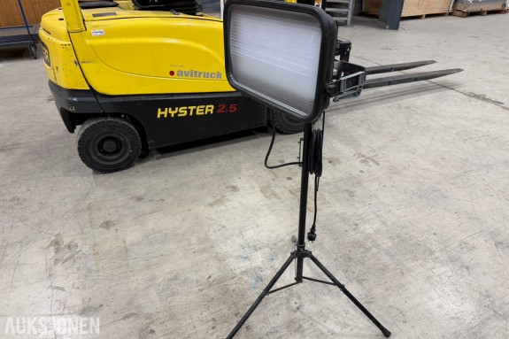 Lena Lighting Magnum SMD LED 44W arbeidslampe med stativ