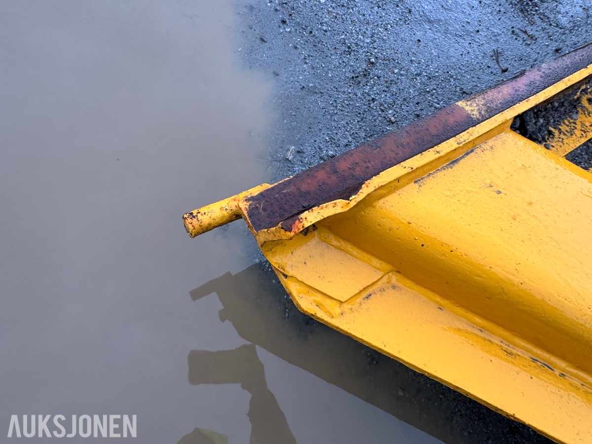 Volvo 2 stk frontgavler - Passer på Volvo dumper A40/A45
