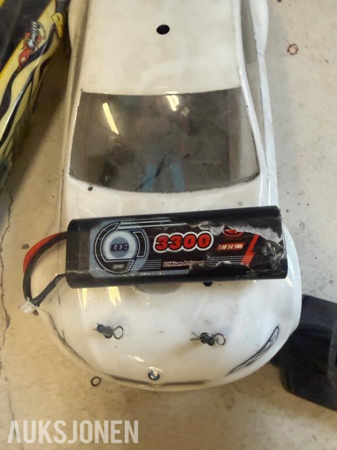 Radiostyrt RC-bil med børsteløs motor – 3 karosserier 