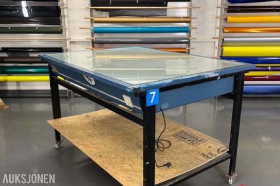 Lysbord med LED-belysning – fra MAKE! Graphics konkursbo Lysbord med LED-belysning – fra MAKE! Graphics konkursbo