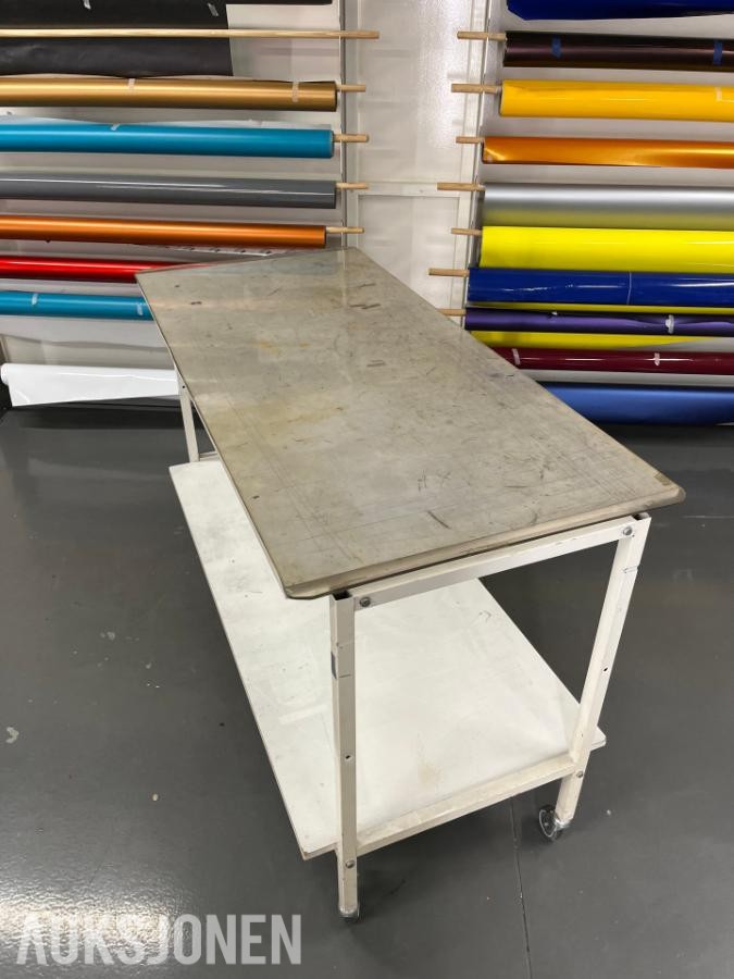Verkstedbord på hjul - 156 × 70 x 97,5cm 