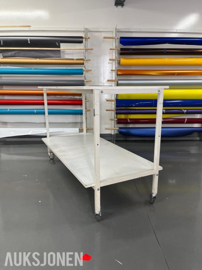 Verkstedbord på hjul - 156 × 70 x 97,5cm 