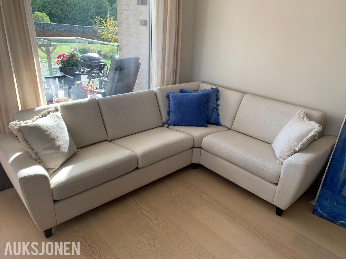 2015 Formfin Hjørnesofa i beige stoff