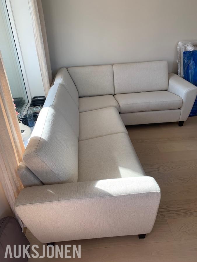 2015 Formfin Hjørnesofa i beige stoff