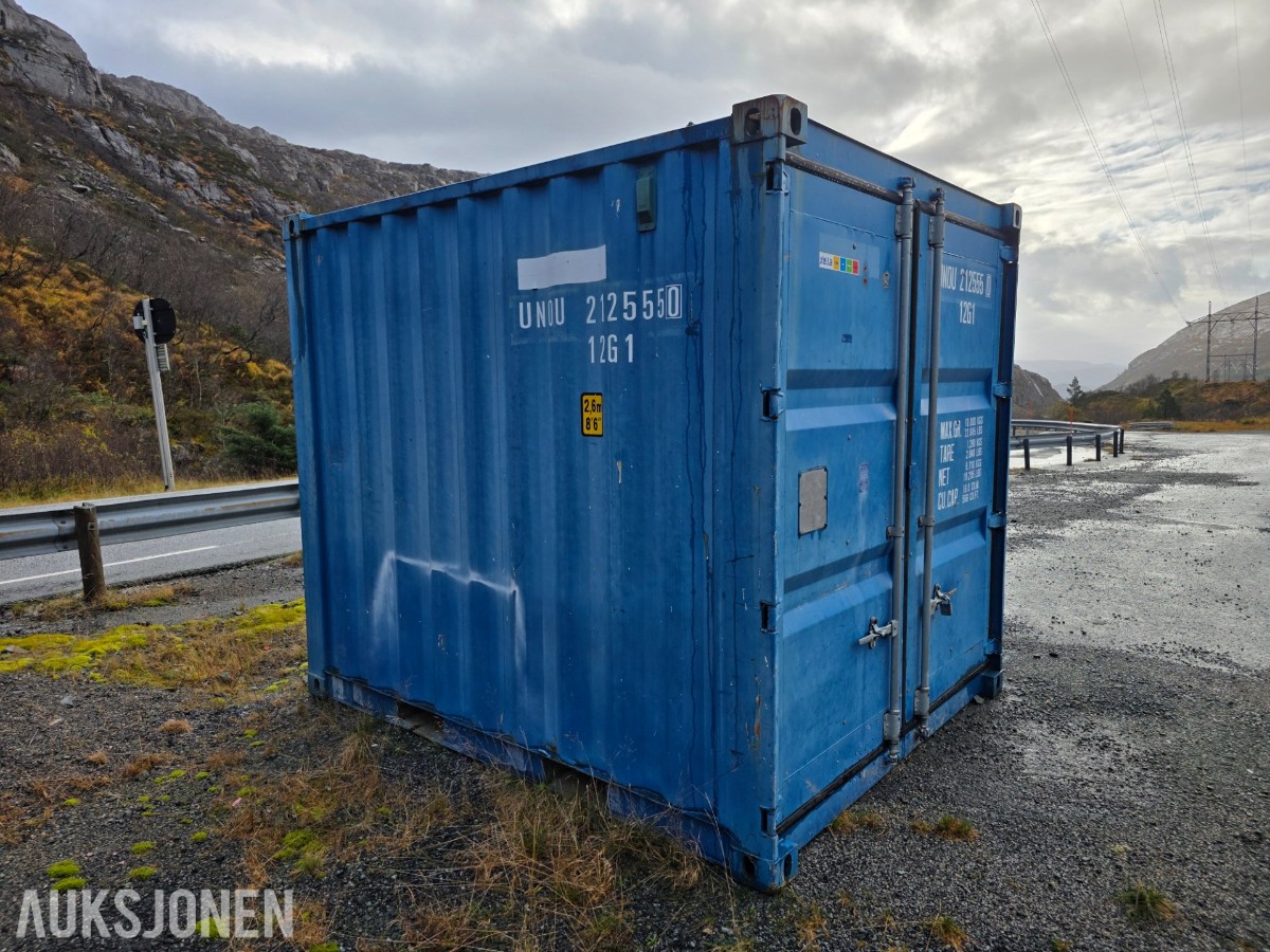 10 fots container med innhold selges
