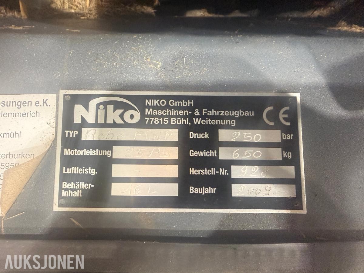 2009 Niko Robo Flail fjernstyrt beltegående beitepusser