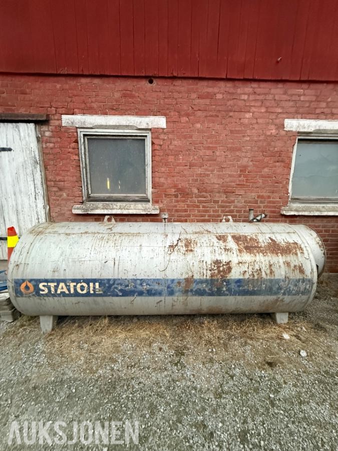 Dieseltank 3000 liter med pumpe – 1988