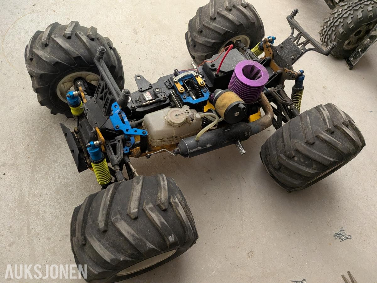 Stor RC Nitro-samling 4 biler, Startkasse, Ladere, Deler, etc.