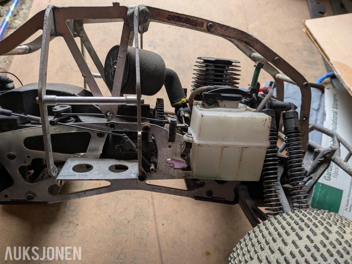 Stor RC Nitro-samling 4 biler, Startkasse, Ladere, Deler, etc.