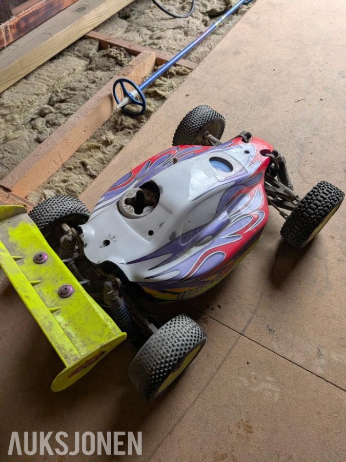 Stor RC Nitro-samling 4 biler, Startkasse, Ladere, Deler, etc.