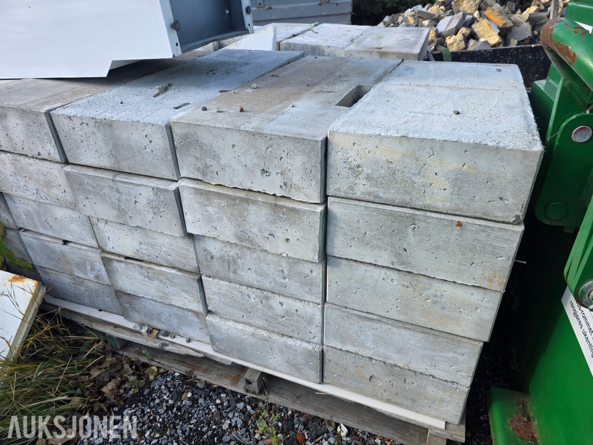 Isolerte elementer ca 100 stk Isopor/EPS innvendig betongssjikt utvendig