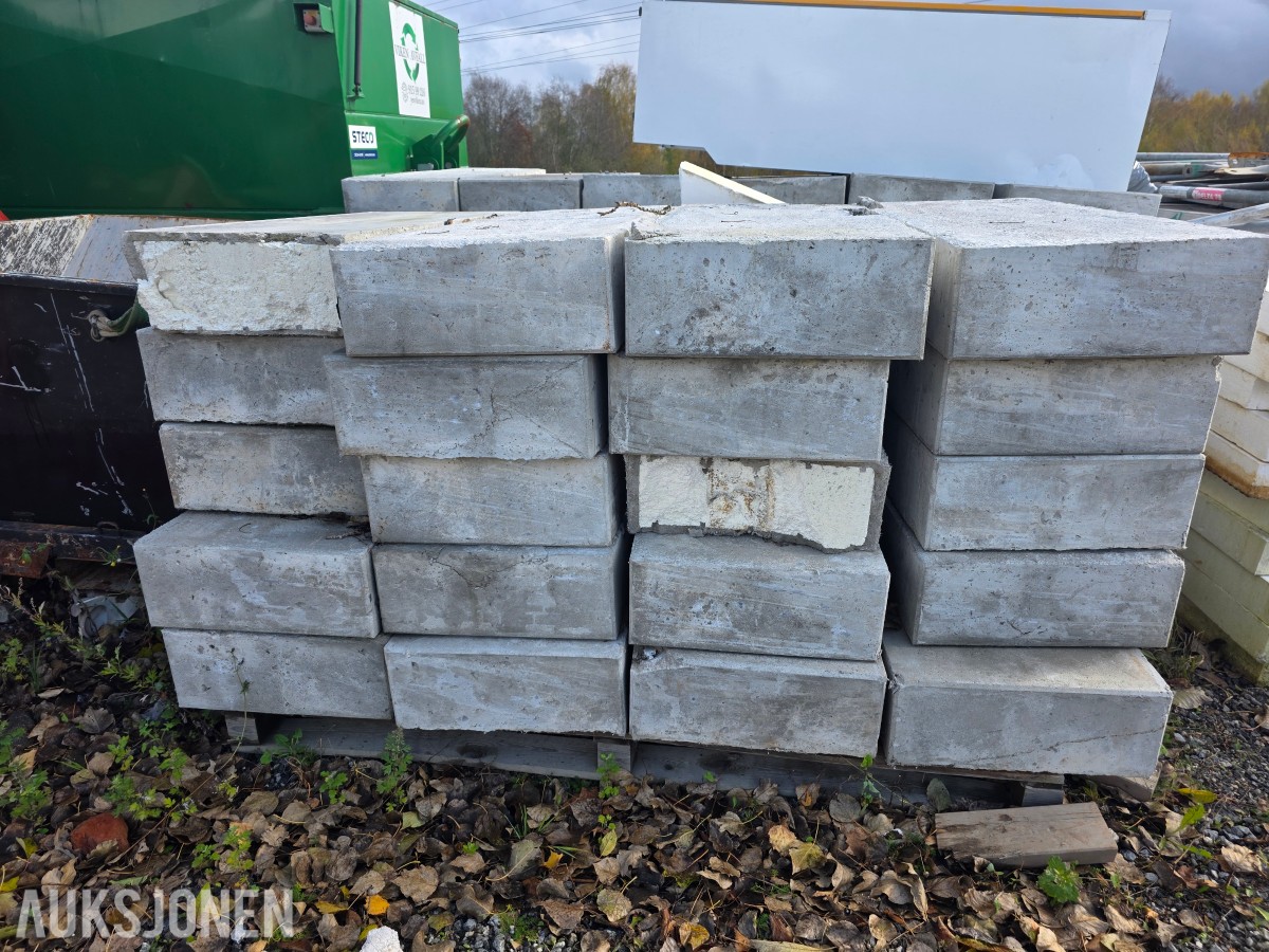 Isolerte elementer ca 100 stk Isopor/EPS innvendig betongssjikt utvendig