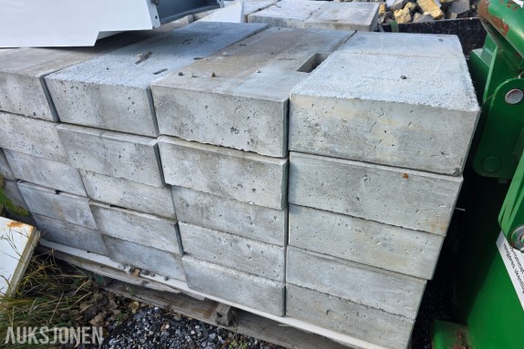 Isolerte elementer ca 100 stk Isopor/EPS innvendig betongssjikt utvendig