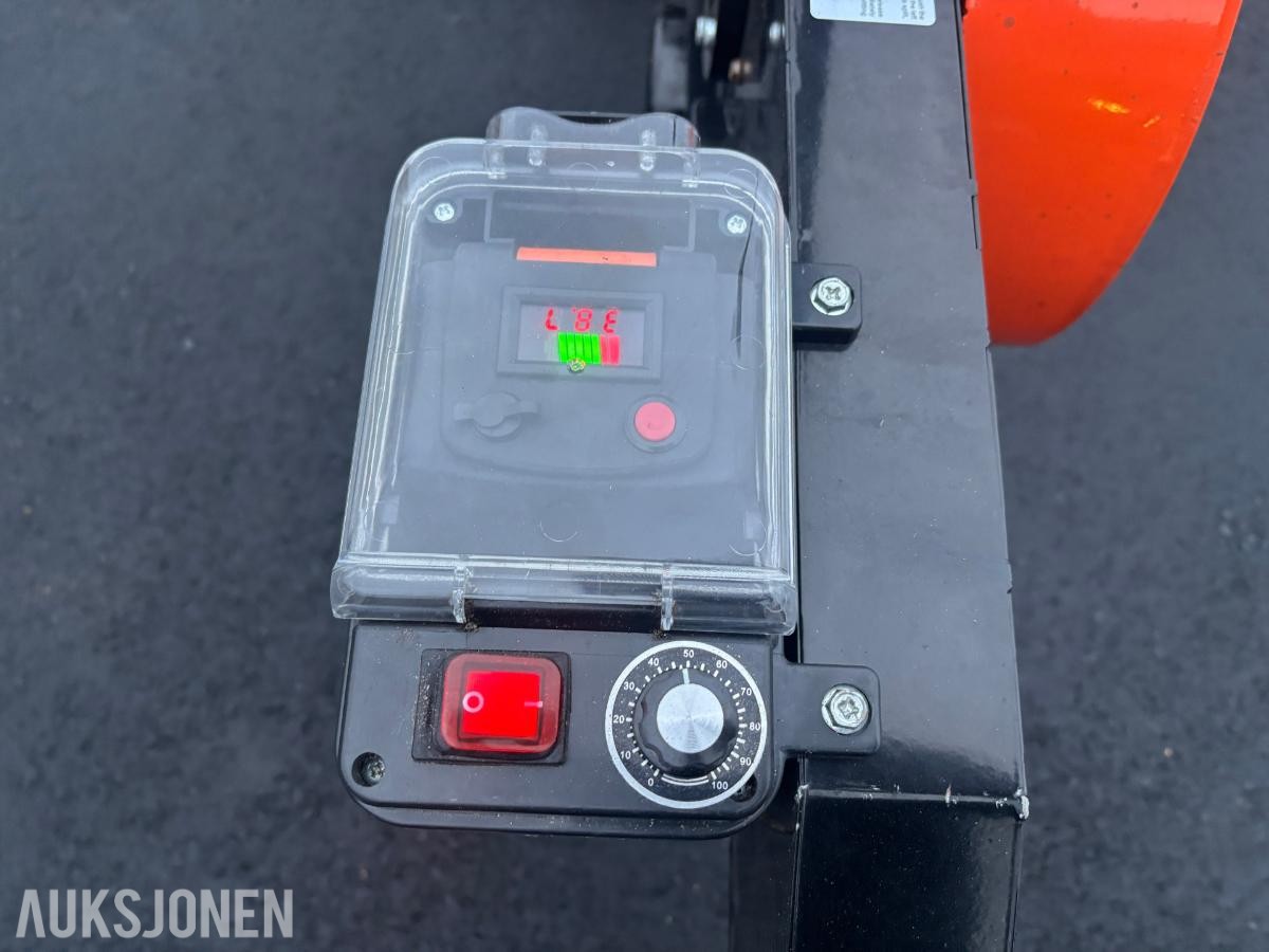 2024 OSP ELS500 elektrisk vedkløyver 7 tonn, 2 batterier og lader