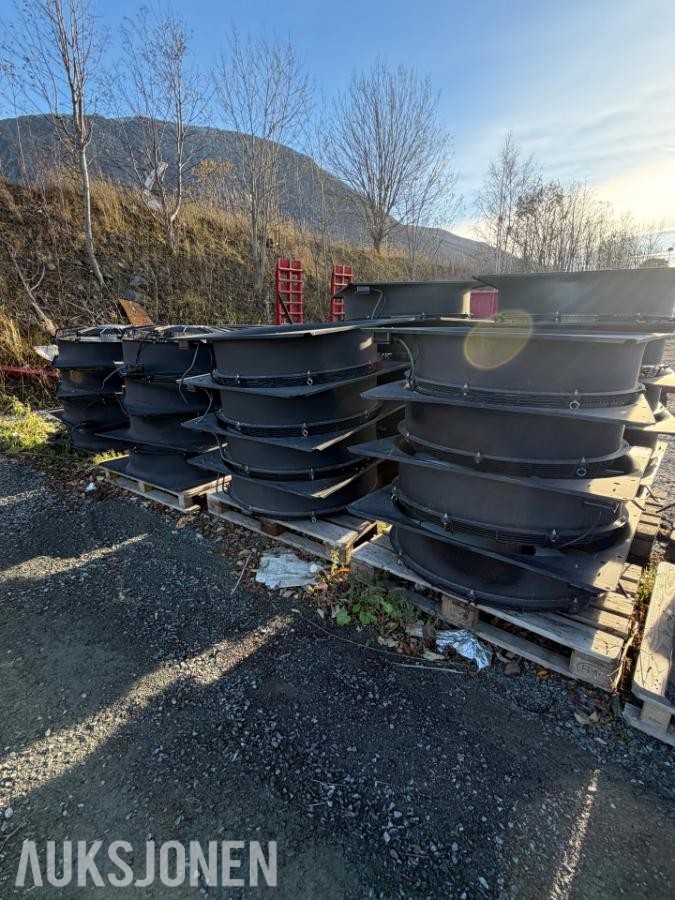 Lekva 42 stk Avtrekksviften 380-415v. 90cm diameter 