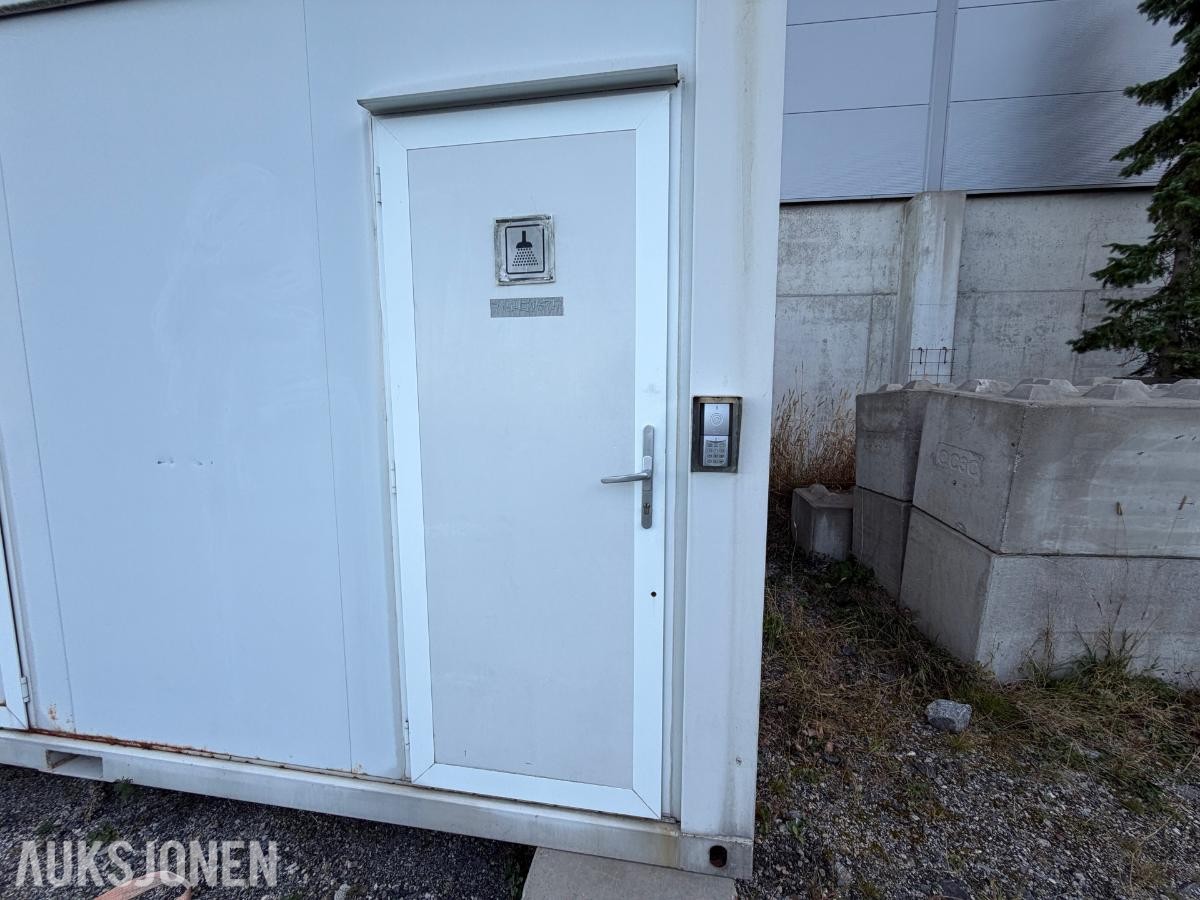 Sanitærcontainer m/ toaletter og dusj