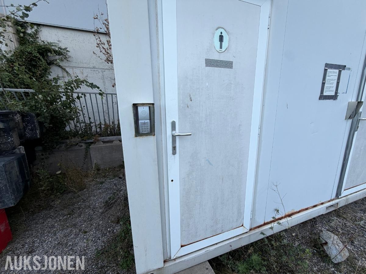 Sanitærcontainer m/ toaletter og dusj