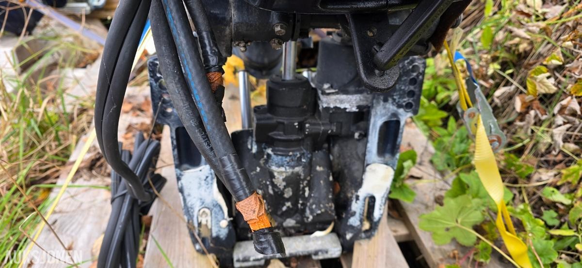 2004 Evinrude 75 hk E-TEC Rep. Objekt
