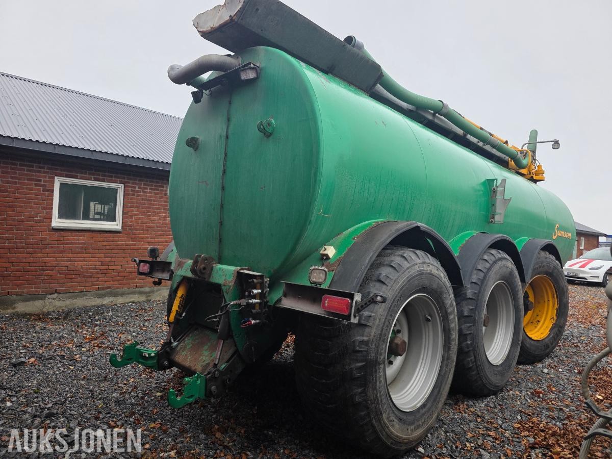 2002 Samson PG25 gjødselvogn 25 m³, 8" fyllekran