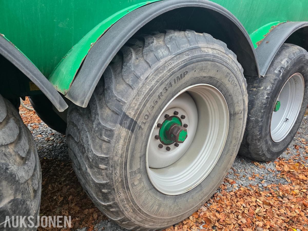 2002 Samson PG25 gjødselvogn 25 m³, 8" fyllekran