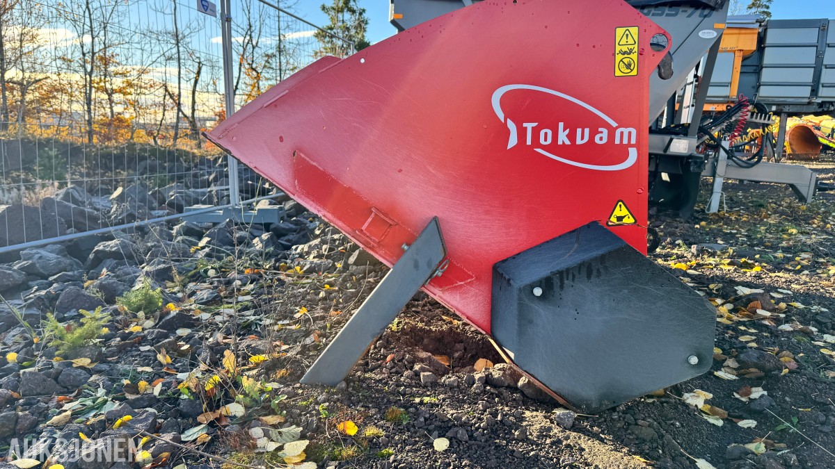 2024 Tokvam SMA1600 selvlastende strøkasse – 1 600 liter