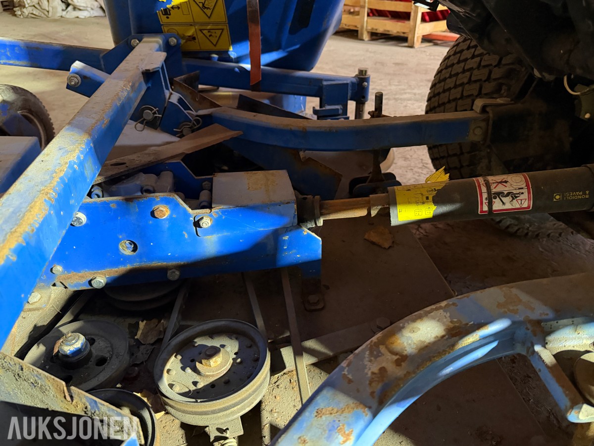 New Holland MC 35 4WD gressklipper