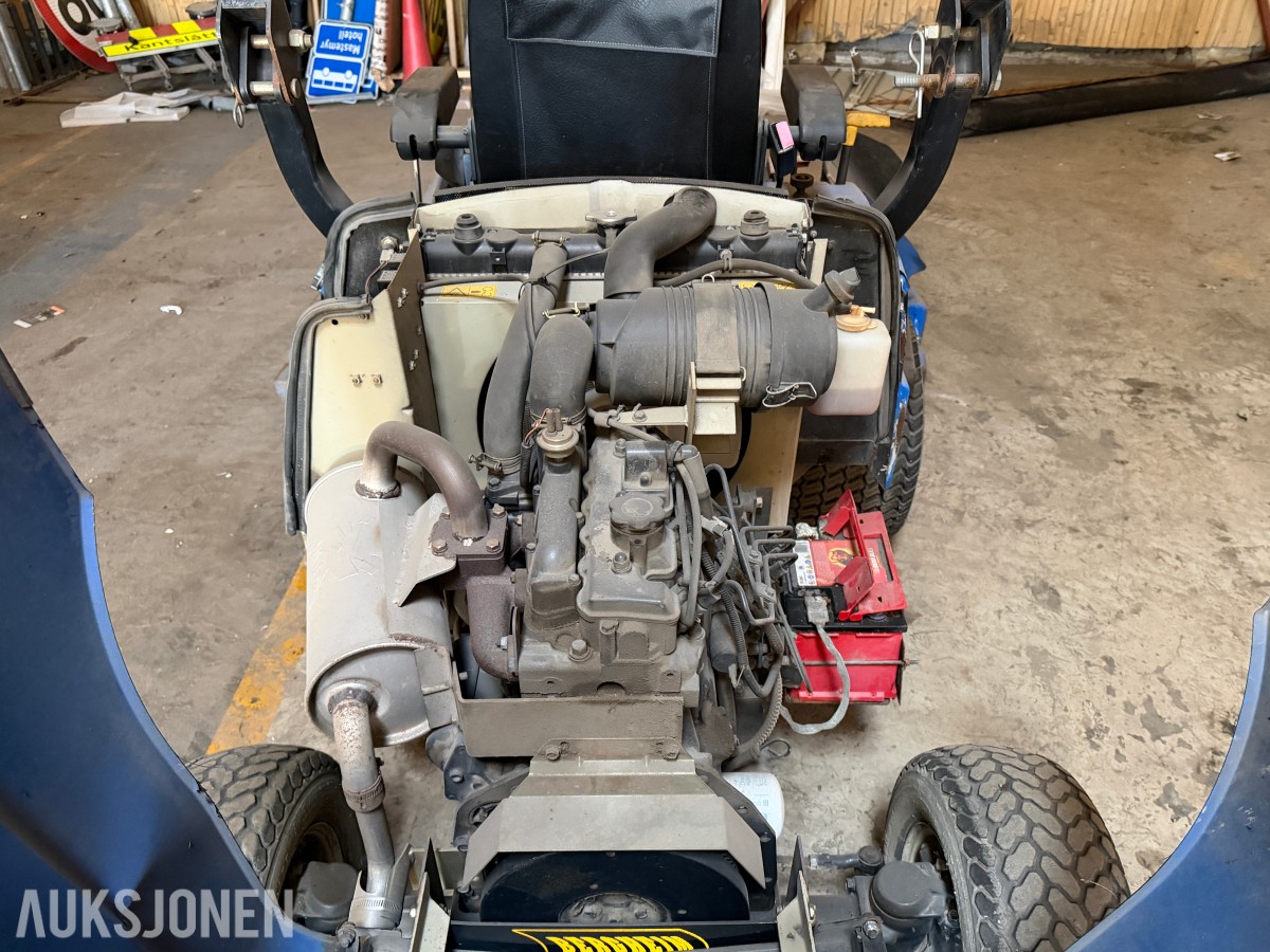 New Holland MC 35 4WD gressklipper