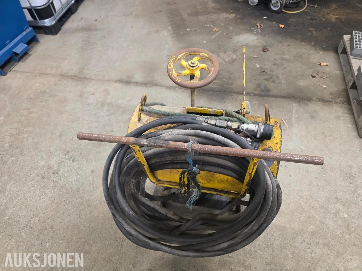 Hydraulisk gulvsag / asfaltsag med vanntank
