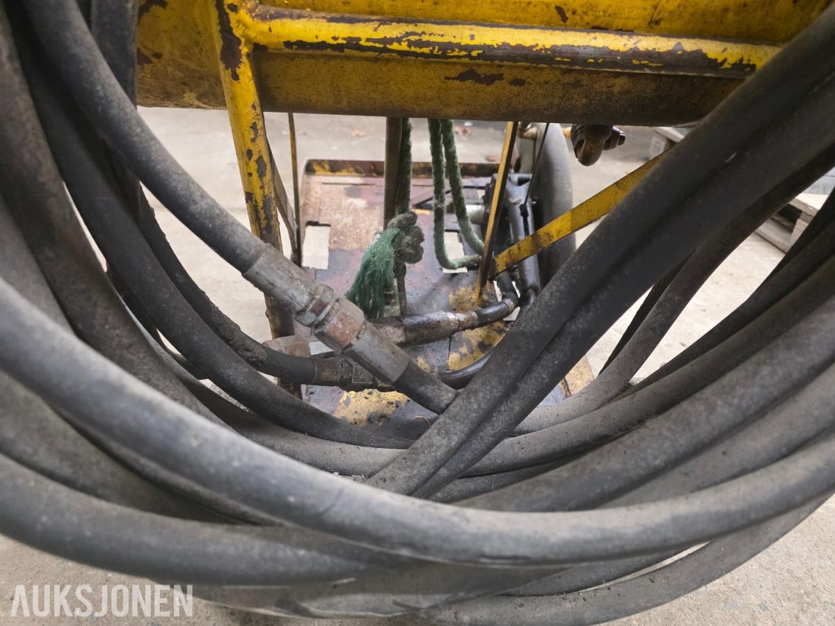 Hydraulisk gulvsag / asfaltsag med vanntank