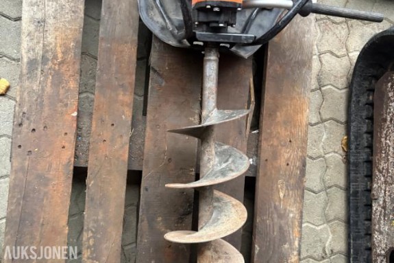 STIHL BT 131 Bensindrevet jordbormaskin