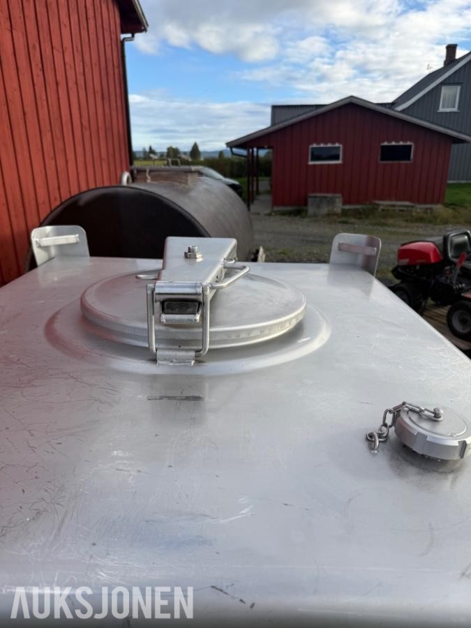 1990 Rustfri tank FINNCONT - 1300L