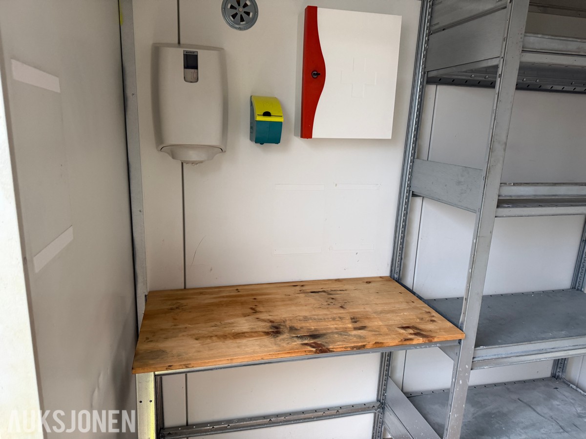 8 fot Førstehjelps - beredskapscontainer