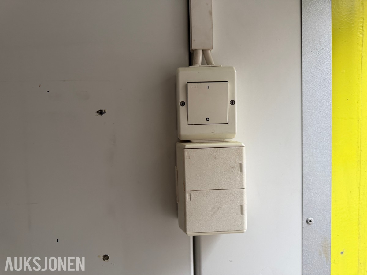 8 fot Førstehjelps - beredskapscontainer