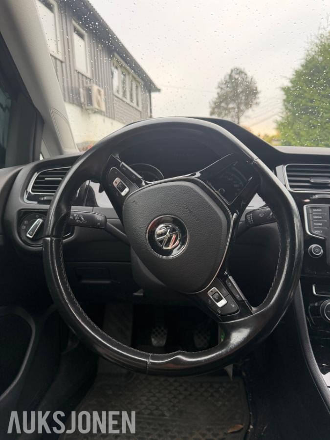 2015 Volkswagen Golf 2.0 TDI 150HK 4MOTION CRUISEKONTROLL HENGERFESTE