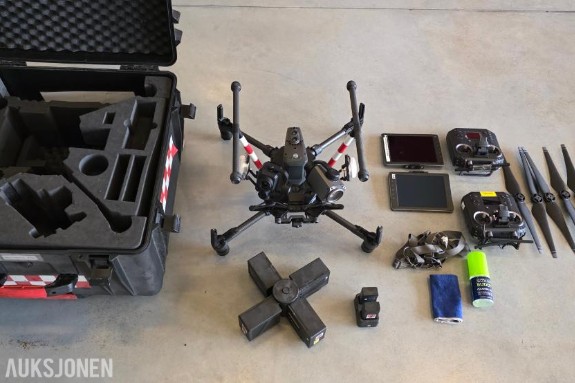 DJI Matrice 210RTK-system med to industrielle kameramoduler: DJI Zenmuse Z30 og DJI Zenmuse XT2.