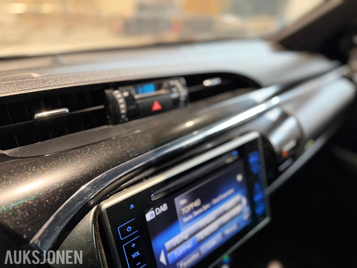 2019 TOYOTA HILUX 2,4 150HK AUTOMAT 4WD CRUISE HENGERFESTE DIFF.SPERRE