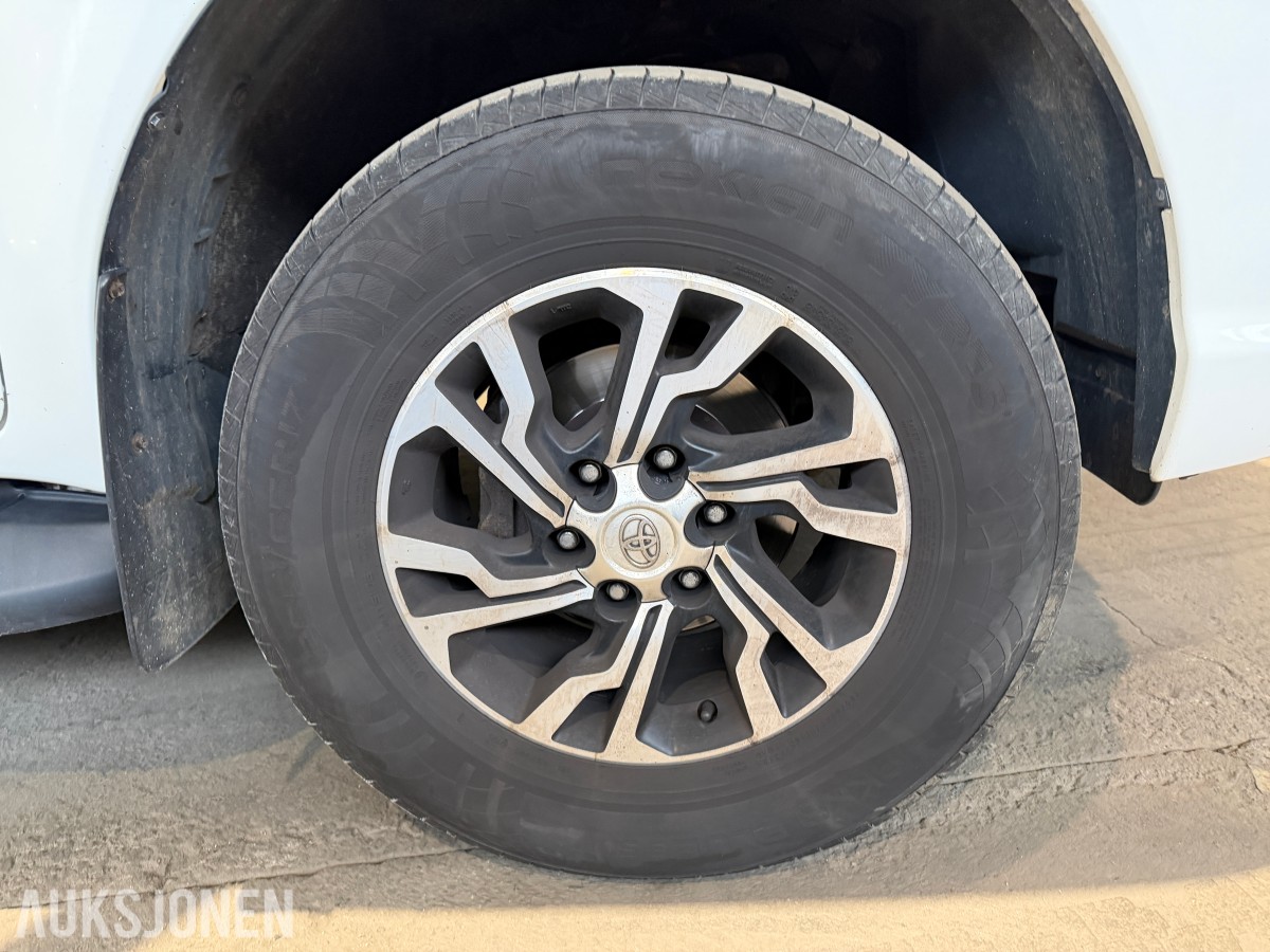2019 TOYOTA HILUX 2,4 150HK AUTOMAT 4WD CRUISE HENGERFESTE DIFF.SPERRE