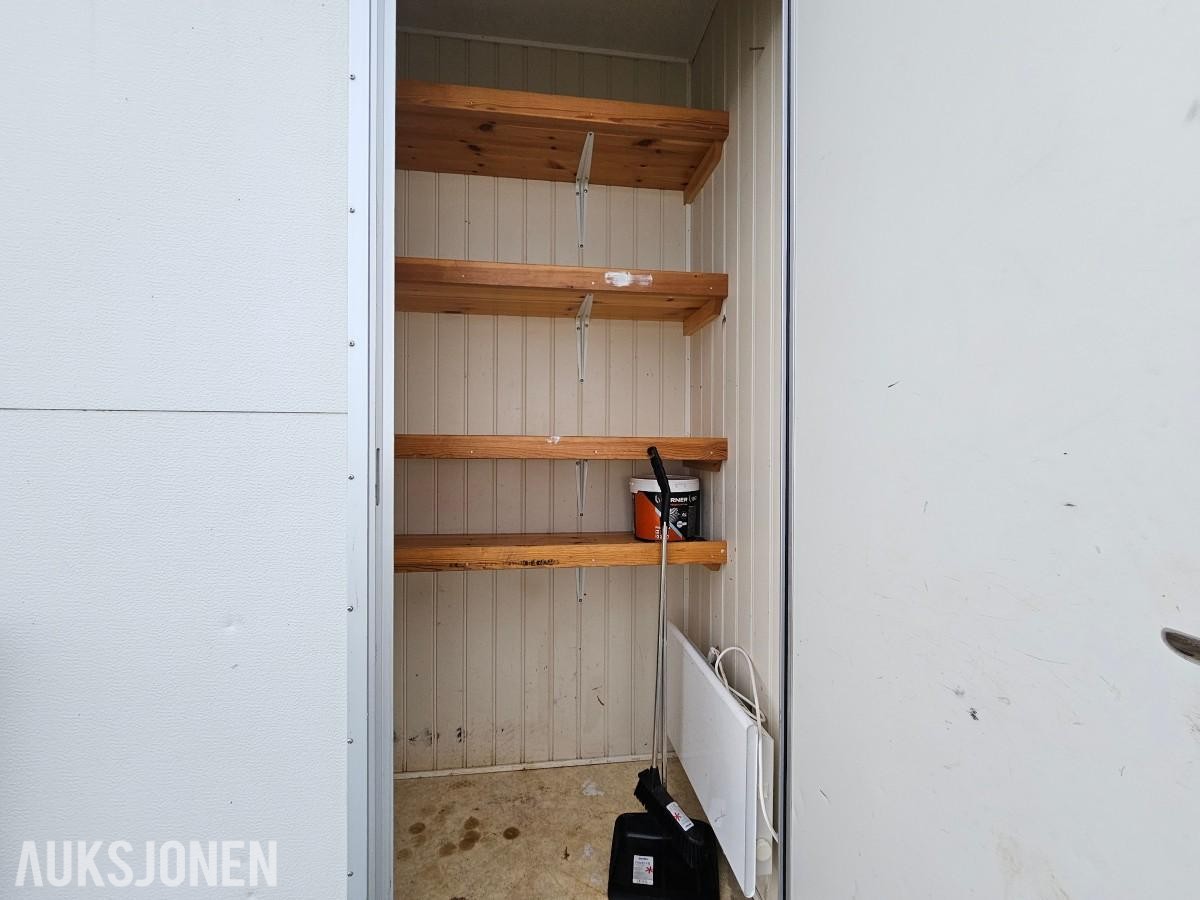 2010 2010 Letthus 2010 Letthus brakkevogn / Mannskapsbrakke - spiserom
