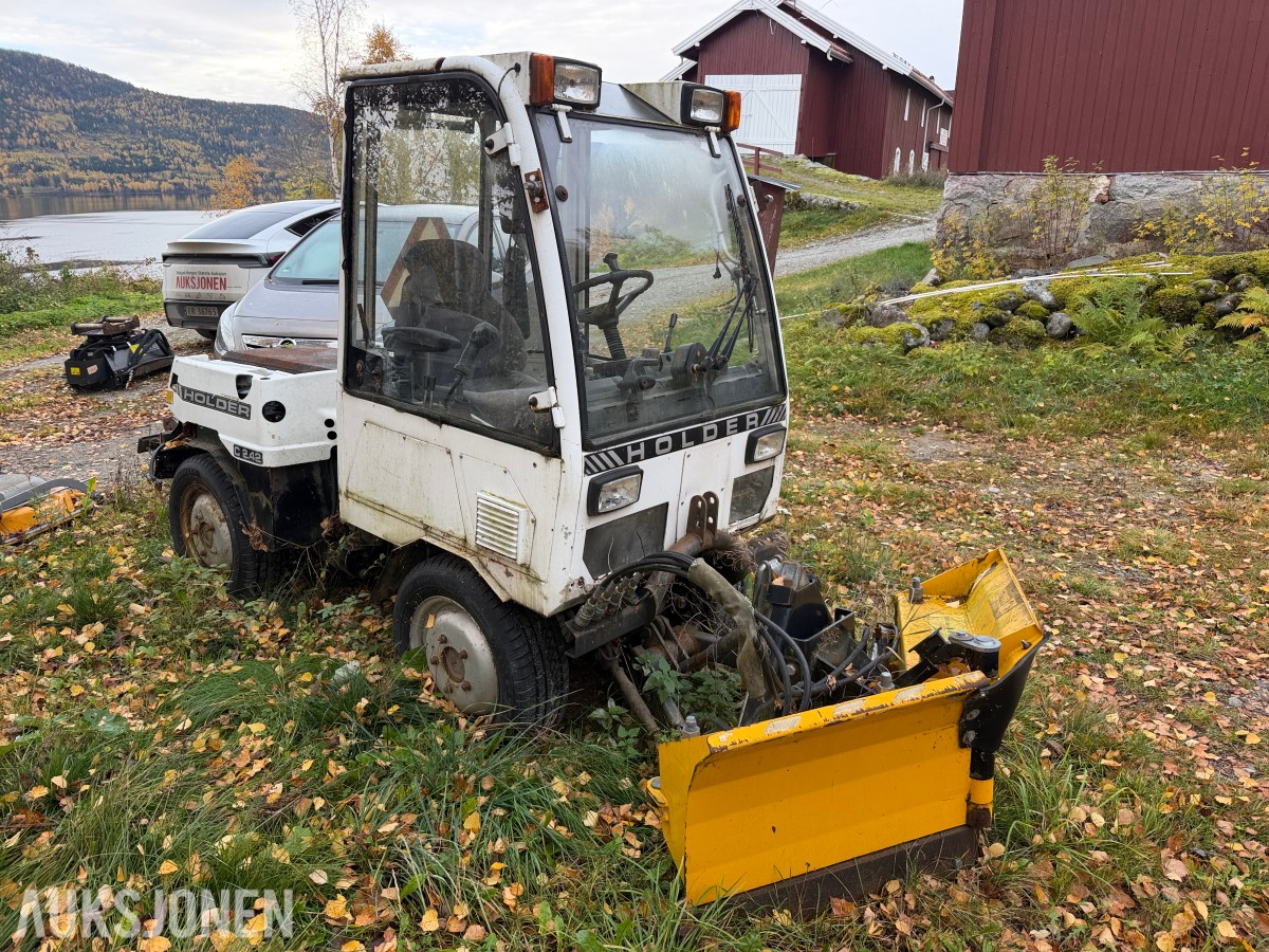 Holder redskapsbærer m/hyd. V-plog/Feiekost/Snøfreser - rep.objekt