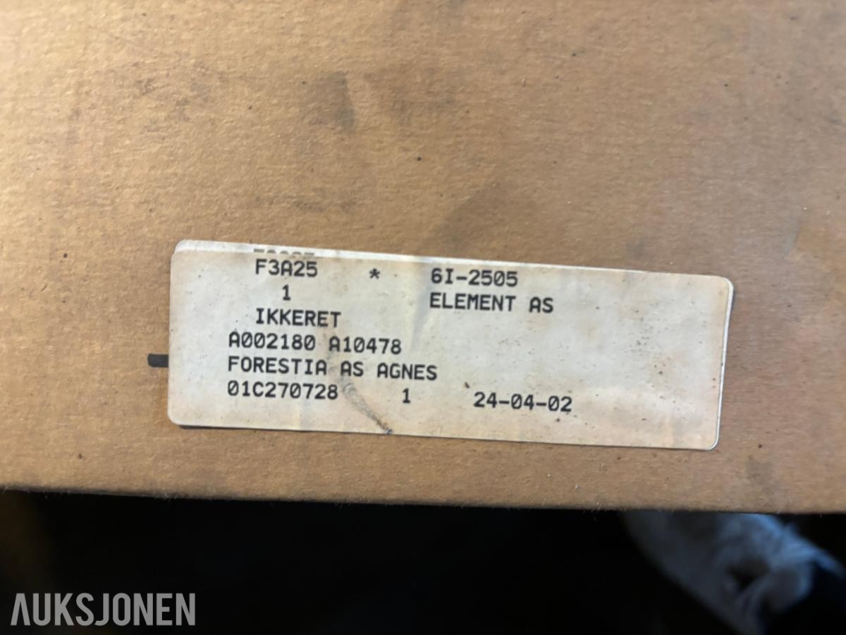 Parti 2Paller CAT/Caterpillar reservedeler, filtre og pakninger til anleggsmaskiner