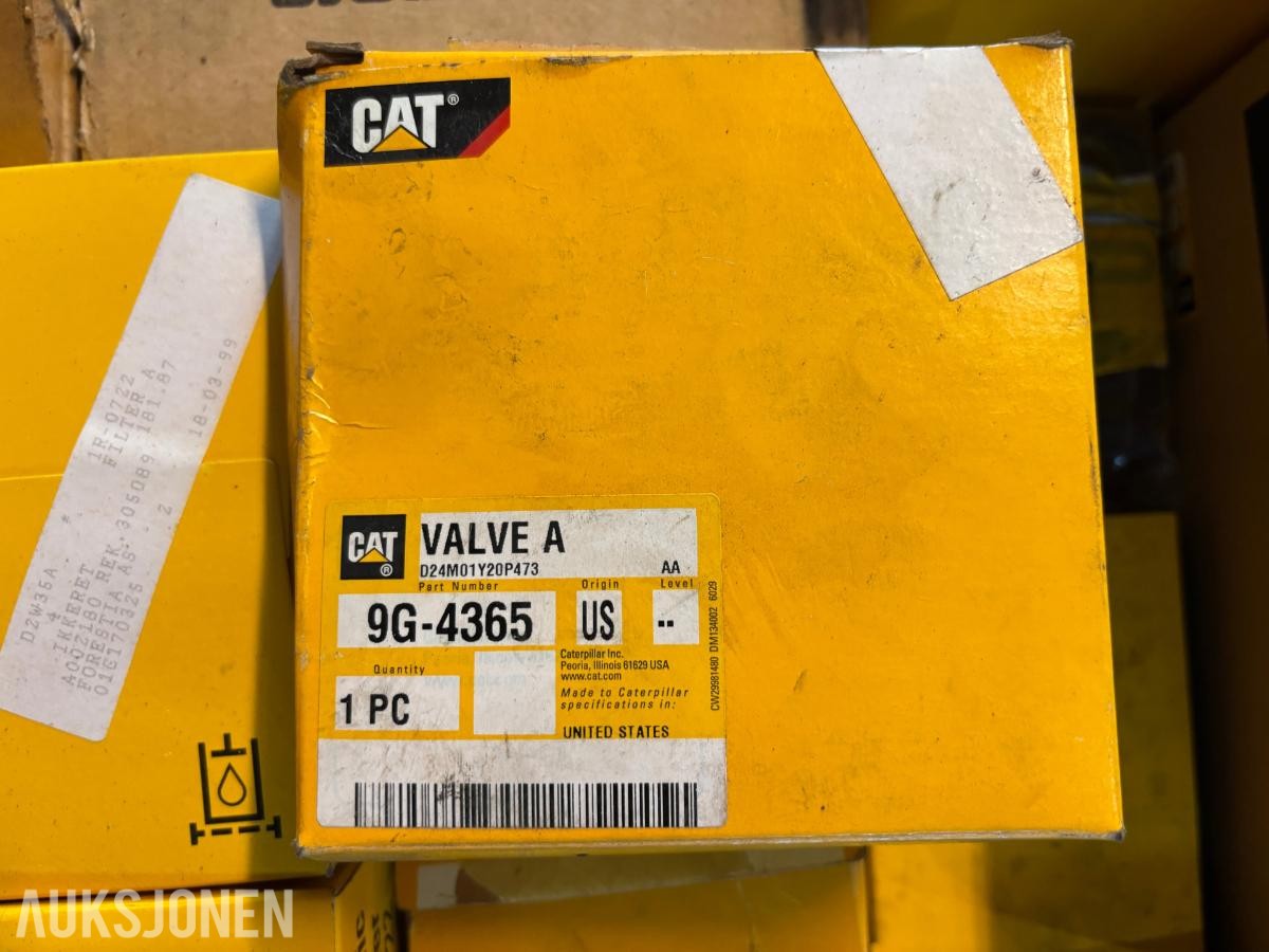 Parti 2Paller CAT/Caterpillar reservedeler, filtre og pakninger til anleggsmaskiner