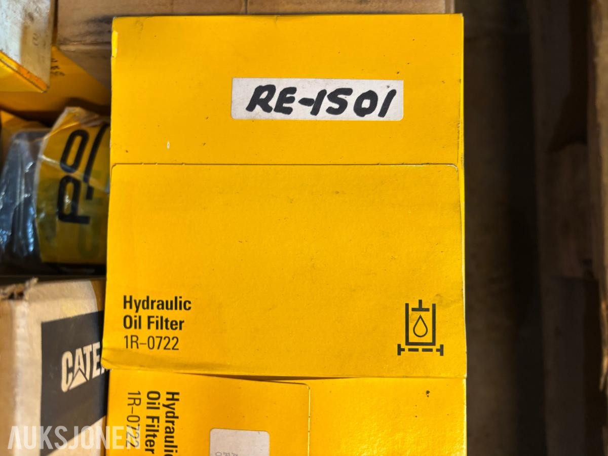 Parti 2Paller CAT/Caterpillar reservedeler, filtre og pakninger til anleggsmaskiner