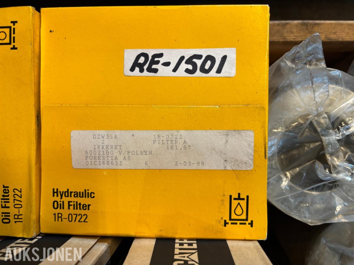Parti 2Paller CAT/Caterpillar reservedeler, filtre og pakninger til anleggsmaskiner