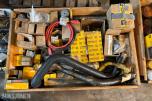 Parti 2Paller CAT/Caterpillar reservedeler, filtre og pakninger til anleggsmaskiner