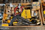 Parti 2Paller CAT/Caterpillar reservedeler, filtre og pakninger til anleggsmaskiner