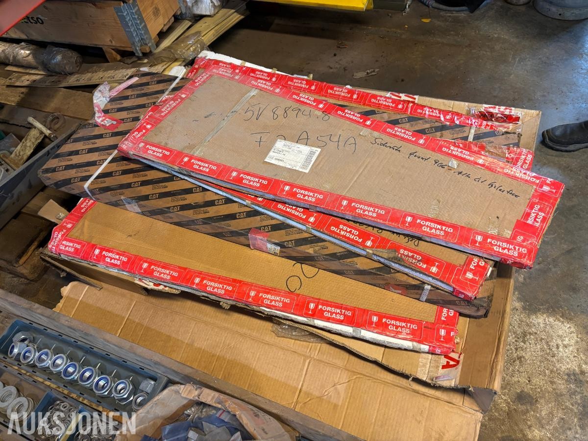 PARTI 5 STK. NYE MASKINRUTER – CAT OG HITACHI