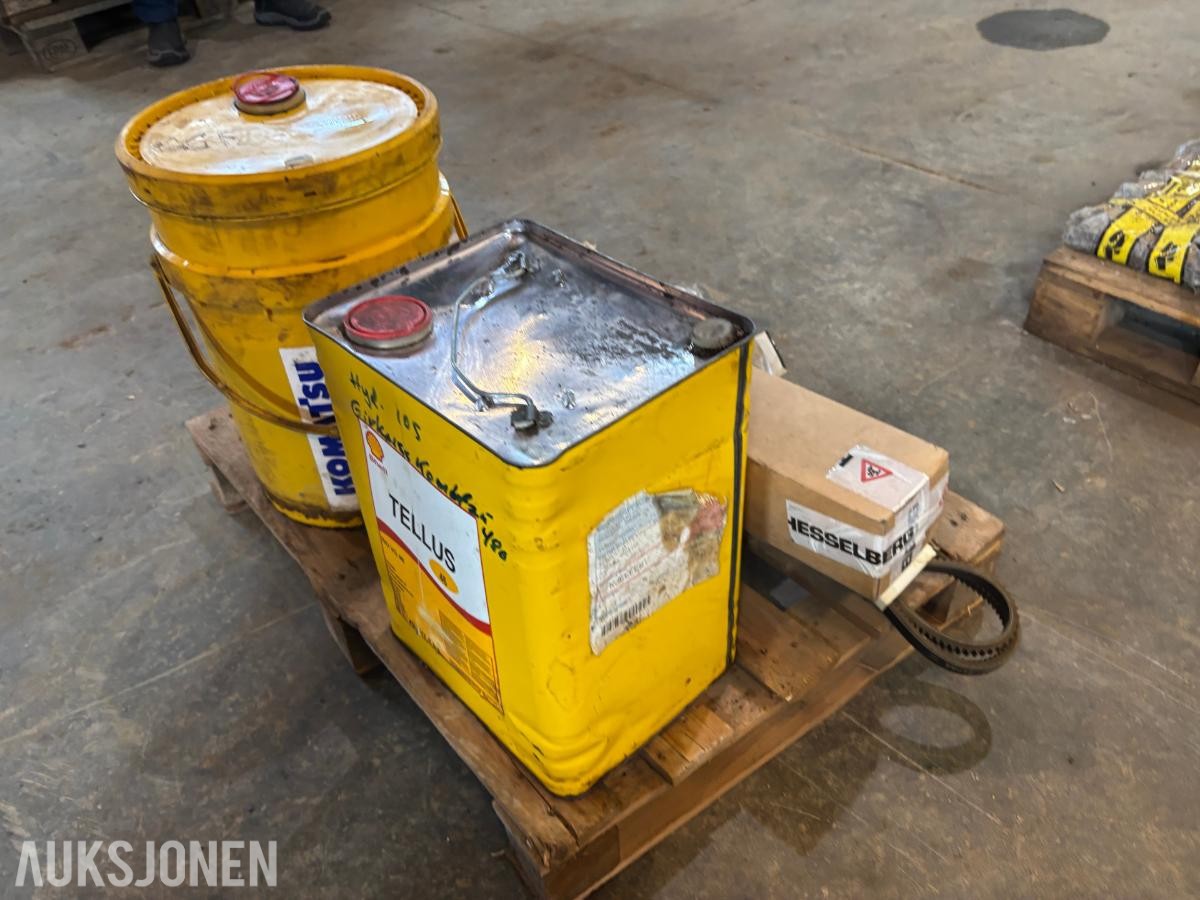 Komatsu WA480 reservedeler, oljer og diverse deler – selges samlet